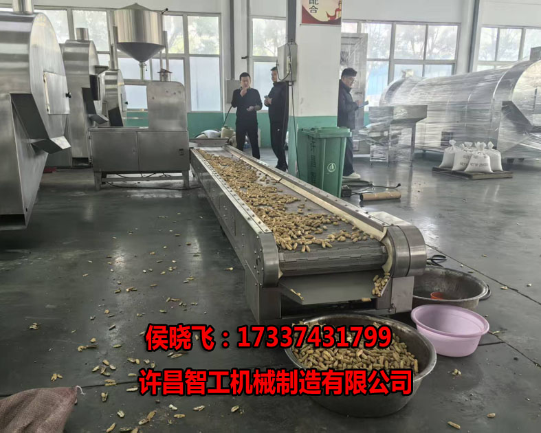 3.10日，河南客户来厂试机炒制花生果